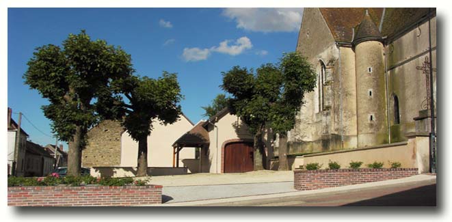 Place de l'église de Varennes
